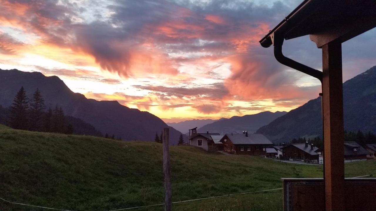 Alpenchalet Garfrescha Villa Sankt Gallenkirch Bagian luar foto